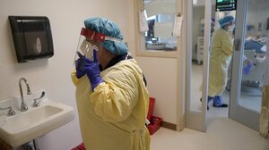 Το προσδόκιμο ζωής των Αμερικανών συρρικνώθηκε για δεύτερη συναπτή χρονιά