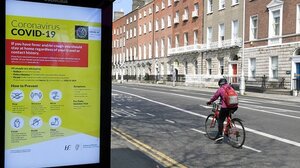 Καλοκαίρι στη σκιά του COVID για την Ευρώπη 