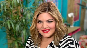  Δανάη Μπάρκα για τα άσχημα σχόλια: «Σβήνω και μπλοκάρω»