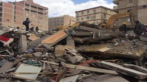 Έξι νεκροί από κατάρρευση κτιρίου στο Κάιρο