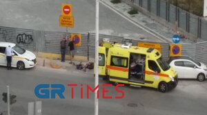 Λαμαρίνα αποκολλήθηκε από τους ανέμους και χτύπησε άντρα στο κεφάλι