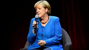 Αντιδράσεις προκαλεί η βράβευση της Μέρκελ με τον Μεγαλόσταυρο του Τάγματος της Αξίας