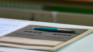 Πανελλαδικές Εξετάσεις: Αναμενόμενα αλλά δύσκολα τα θέματα στη Νεοελληνική Γλώσσα και Λογοτεχνία