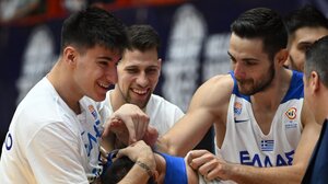  «Γαλανόλευκη» γιορτή στο ντεμπούτο του Ιτούδη