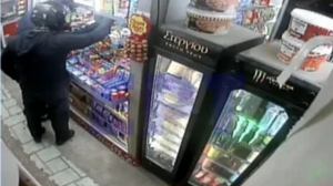 Βίντεο ντοκουμέντο από ένοπλη ληστεία σε περίπτερο – Συνελήφθησαν δύο αδέλφια