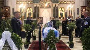 "Καλοστραθιά χρυσέ αετέ"! - Αποχαιρέτησαν τον Δημήτρη Αποστολάκη