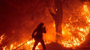 Θεατές στα καζάνια μιας βέβαιης Κόλασης