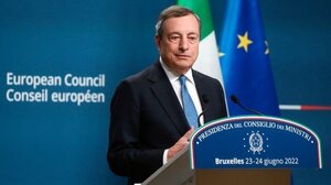 Αύριο η απόφαση Ντράγκι για το αν θα παραμείνει στην πρωθυπουργία