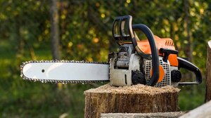 Τραυματίστηκε με το αλυσοπρίονο, στα γεννητικά όργανα