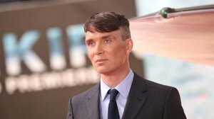 Στο νέο βίντεο κλιπ των Smile, ο Κίλιαν Μέρφι τα βλέπει όλα σε «Pana-vision»