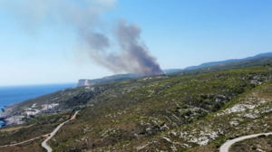  Φωτιά σε δασική έκταση στο Καμπί Ζακύνθου