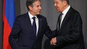 Λαβρόφ και Μπλίνκεν θα συζητήσουν «αν βρεθεί χρόνος» την ανταλλαγή κρατουμένων