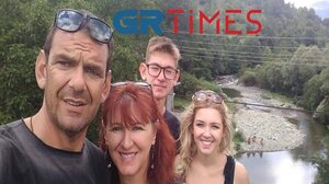 Πανελλαδικές: 46χρονη μητέρα πέρασε στην ίδια σχολή με το γιο της