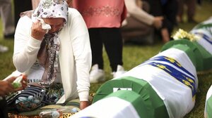 Γενοκτονία της Σρεμπρένιτσα: Ταφή άλλων 50 σορών θυμάτων