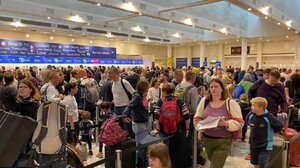 Και το αεροδρόμιο του Παρισιού στην λίστα του χάους 