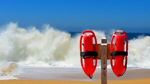 Πήγε για μπάνιο και παραλίγο να πνιγεί