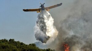 Ενισχύθηκαν οι πυροσβεστικές δυνάμεις στο Κατακάλι Κορινθίας