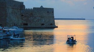 Ο μήνας που περιμέναμε όλοι!