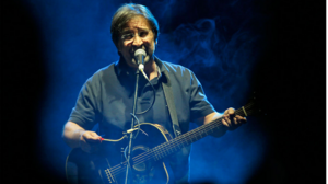 Πρόστιμο στον θρύλο της ρωσικής ροκ Γιούρι Σεφτσούκ επειδή κατήγγειλε την επίθεση στην Ουκρανία