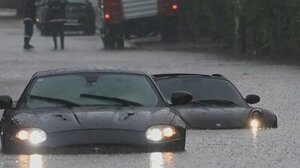 Η κακοκαιρία "χτύπησε" και τον Άγιο Νικόλαο!