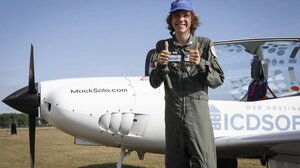 O 17χρονος Mack Rutherford έγινε ο νεότερος άνθρωπος που έκανε τον γύρο του κόσμου, πετώντας σόλο