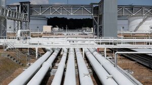 Ουκρανία: Το πλαφόν στο ρωσικό πετρέλαιο πρέπει να μειωθεί στα 30 δολάρια