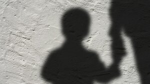 Απολογείται η εργαζόμενη που κατηγορείται για την αρπαγή 7χρονου