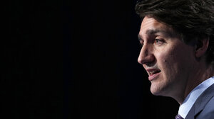 Τριντό: Ο Τραμπ θα αναβάλει τους δασμούς στον Καναδά 