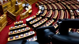 Υποκλοπές: Συνεχίζονται οι πολιτικές αναταράξεις - Αύριο η δήλωση Μητσοτάκη