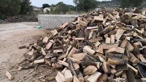 "Ναι" στα καυσόξυλα και για τον φετινό χειμώνα - Πού κυμαίνεται η τιμή τους