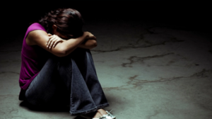 Μάνα έδιωξε από το σπίτι το παιδί της με νοητική υστέρηση –Κοιμόταν στον δρόμο