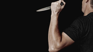 Δολοφονικό αμόκ κατά της συντρόφου του: κατάφερε στο σώμα της 10 μαχαιριές!