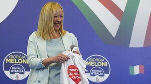 Η εκλογική νίκη της Μελόνι «δημιουργεί επικίνδυνη προοπτική» λέει ο επικεφαλής της «Κεντρώας Συμμαχίας» 