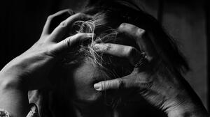 Αποπειράθηκε να τη σκοτώσει, καταδικάστηκε αλλά είναι… ελεύθερος!