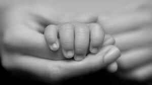 Δικαστική απόφαση σταθμός για ΛΟΑΤΚΙ ζευγάρι 