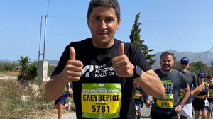 Έτρεξε και ο Υφυπουργός στον Ημιμαραθώνιο Κρήτης