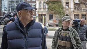 Σε καταφύγιο στο Κίεβο ο Νίκος Δένδιας