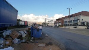 "Σκουπιδότοπος" ο κεντρικός δρόμος του Γαζίου