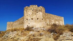 Μετέτρεψαν το ιστορικό μνημείο σε ...ηλεκτρονική σκηνή