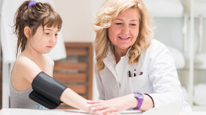 Παρέμβαση Συντυχάκη για την έλλειψη σχολικών νοσηλευτών