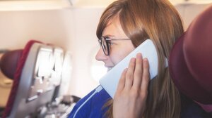 Τι αλλάζει με τη χρήση κινητών στα αεροπλάνα