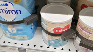 "Εικόνα παρακμής τα λουκέτα στα βρεφικά γάλατα"