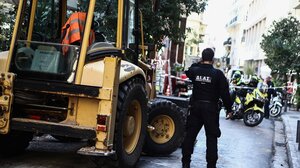 Σύνταγμα: Έπεσε από μεγάλο ύψος και σκοτώθηκε!