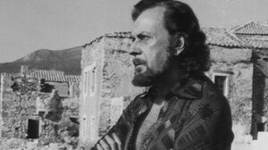 "Η ζωή είναι γεμάτη απογοητεύσεις, γι' αυτό έμαθα να δουλεύω την ποίηση"