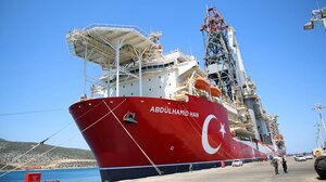 Στον κόλπο της Αττάλειας το Αμπντουλχαμίντ Χαν 