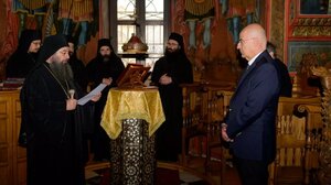 Επιστρέφει Αθήνα ο Ν. Δένδιας, μετά το λιποθυμικό επεισόδιο στο Άγιο Όρος