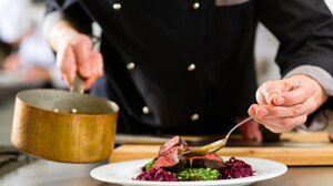 Τίμος Ζαχαράτος: Στο νοσοκομείο ο σεφ – Το σοβαρό πρόβλημα υγείας