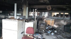 Εμπρησμός στην Εφορία: «Εξουδετέρωσαν» τις κάμερες, όμως οι Αρχές έχουν βιντεοληπτικό υλικό 