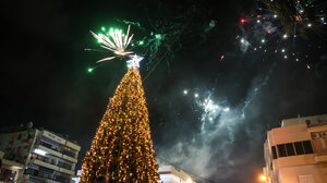 Απόψε η φωταγώγηση του Χριστουγεννιάτικου Δέντρου