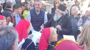 Τα... άκουσαν μαζί ο Αρχιεπίσκοπος Κρήτης και ο βουλευτής